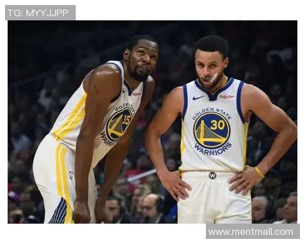 火箭队与勇士队激战正酣文字直播全程跟踪精彩瞬间