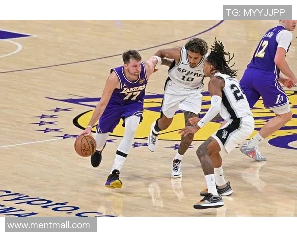 2013年季后赛经典对决马刺与湖人激战回顾与精彩瞬间分析